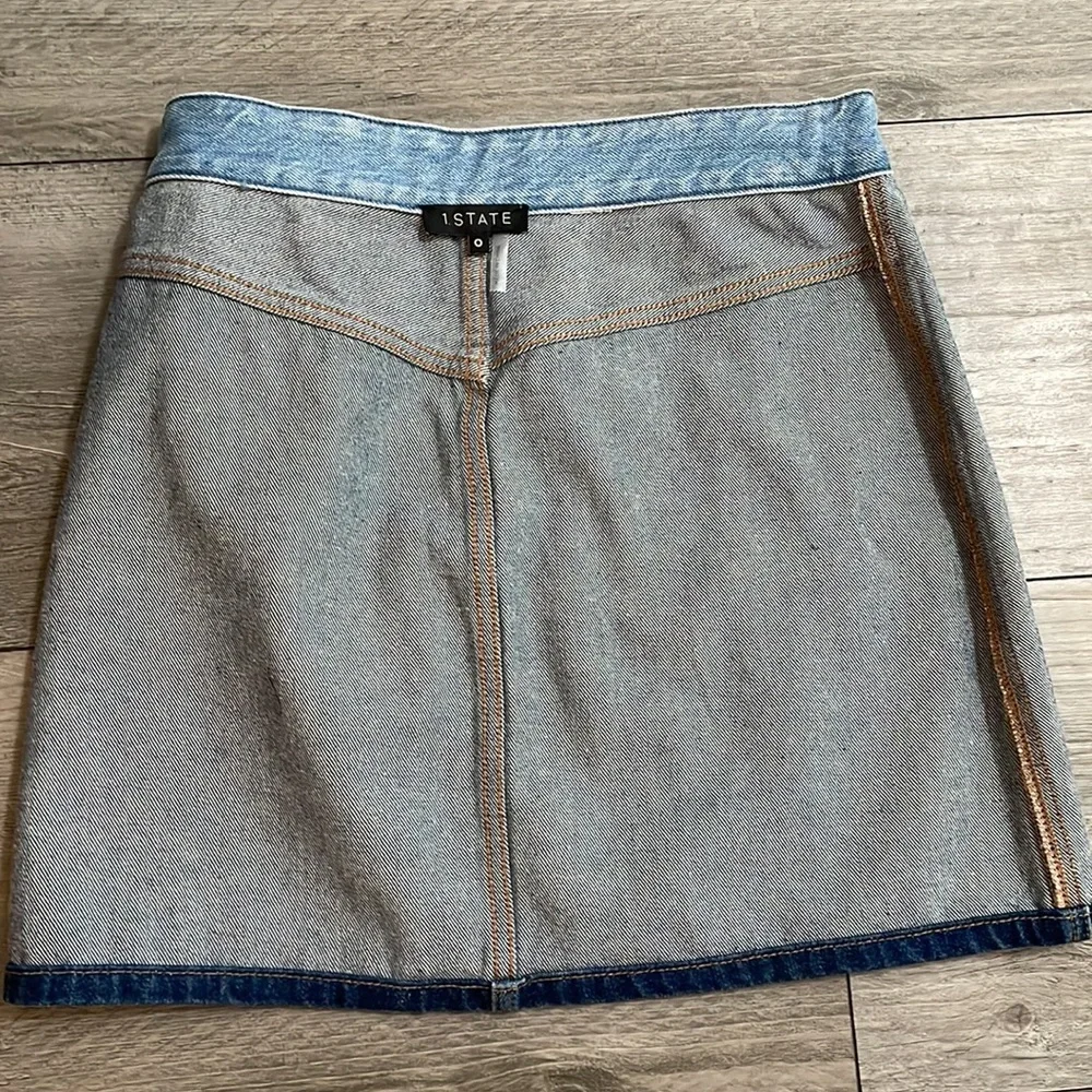 1. State, size 0,‎ light and dark denim skirt, 100% cotton - Picture 6 of 7